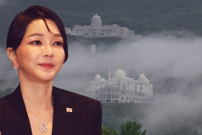 통일교, 교육부 장관 참석 청탁 위해 김건희 여사에 6천만원 목걸이 전달 시도 통일교, 교육부 장관 참석 청탁 위해 김건희 여사에 6천만원 목걸이 전달 시도