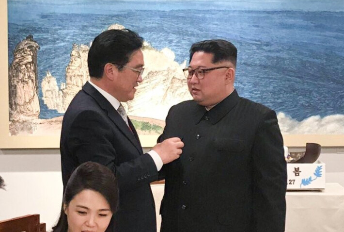 우원식 국회의장, 중국 전승절 행사에서 김정은 위원장과 7년 만에 재회 우원식 국회의장, 중국 전승절 행사에서 김정은 위원장과 7년 만에 재회