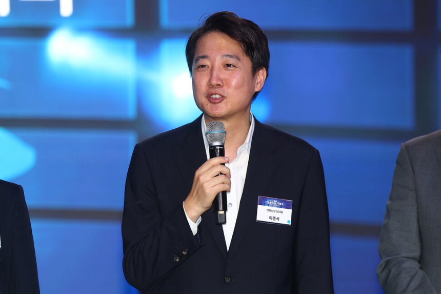 이준석, 안철수와의 관계 개선 및 정치적 협력 강조 이준석, 안철수와의 관계 개선 및 정치적 협력 강조