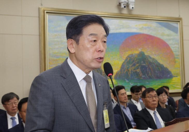 김형석 독립기념관장, 국회서 기자회견 열고 사유화 논란 해명 예정 김형석 독립기념관장, 국회서 기자회견 열고 사유화 논란 해명 예정
