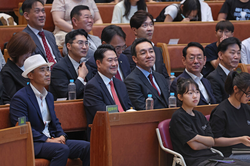 장동혁, 손현보 목사 구속에 “종교 탄압” 주장하며 극우 개신교 세력과 연대 의지 장동혁, 손현보 목사 구속에 “종교 탄압” 주장하며 극우 개신교 세력과 연대 의지