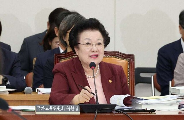 김건희 여사에게 금거북이 전달 의혹 이배용, 윤석열 취임식 초청 사실 확인 김건희 여사에게 금거북이 전달 의혹 이배용, 윤석열 취임식 초청 사실 확인