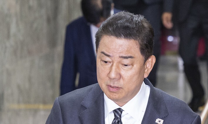 김병기 원내대표, 차남 숭실대 편입 의혹으로 직권남용 등 혐의 고발돼 김병기 원내대표, 차남 숭실대 편입 의혹으로 직권남용 등 혐의 고발돼