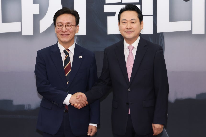 장동혁 “여야 협력 아직 멀어” 김민석 “대통령과의 회동 조속히 필요” 장동혁 “여야 협력 아직 멀어” 김민석 “대통령과의 회동 조속히 필요”