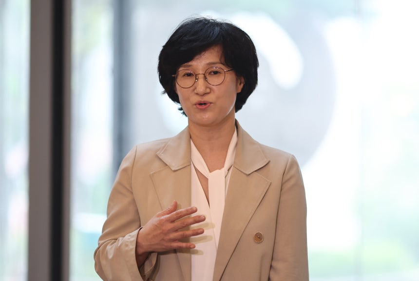 원민경 여가부 장관 후보자, 자녀 초등학교 입학 전 주소 이전 논란 원민경 여가부 장관 후보자, 자녀 초등학교 입학 전 주소 이전 논란