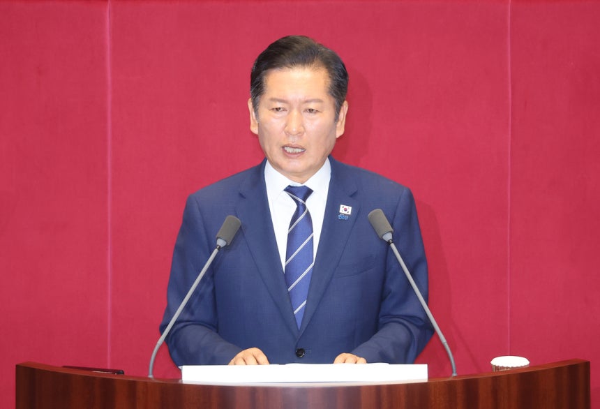 정청래, 국민의힘에 내란과의 단절 촉구하며 위헌정당 해산 경고 정청래, 국민의힘에 내란과의 단절 촉구하며 위헌정당 해산 경고
