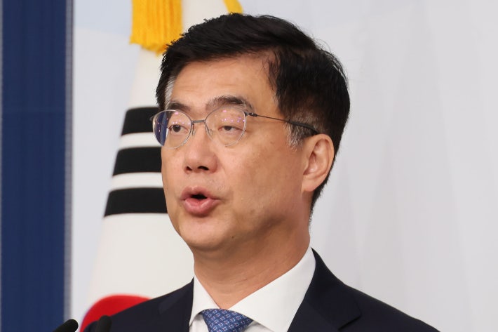 미국 불법체류자 단속에 한국 정부, 국민 권익 침해 우려 표명 미국 불법체류자 단속에 한국 정부, 국민 권익 침해 우려 표명