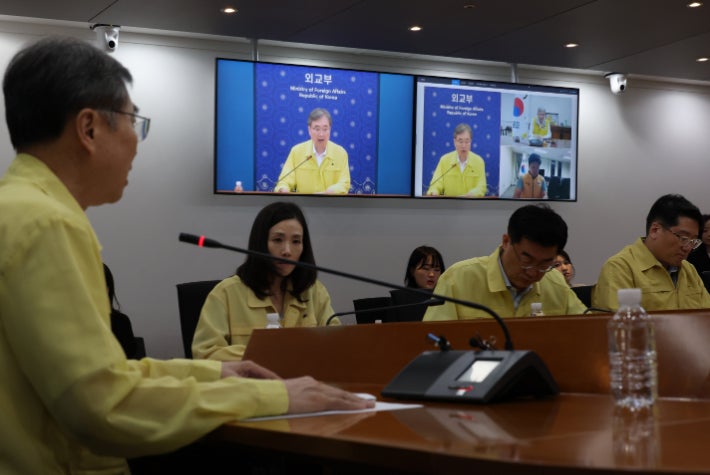 미국 조지아주 한국인 대규모 구금 사태, 정부 긴급 대응 나서 미국 조지아주 한국인 대규모 구금 사태, 정부 긴급 대응 나서