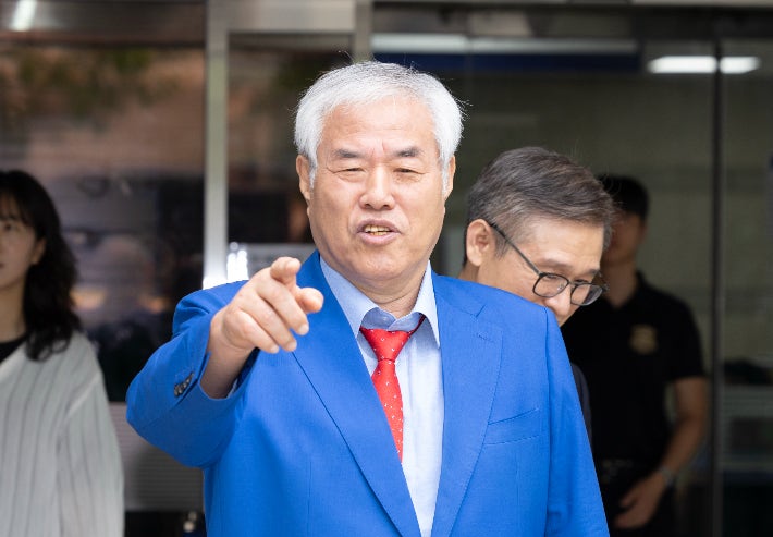 전광훈 목사, 불법 모금 혐의로 1심에서 벌금 2천만 원 선고받아 전광훈 목사, 불법 모금 혐의로 1심에서 벌금 2천만 원 선고받아