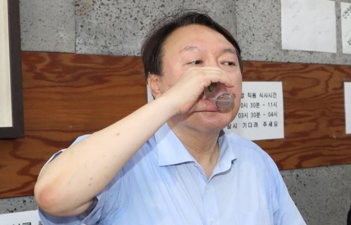 윤석열 전 대통령, 임기 초부터 비상계엄 구상했나…특검 수사 착수 윤석열 전 대통령, 임기 초부터 비상계엄 구상했나…특검 수사 착수