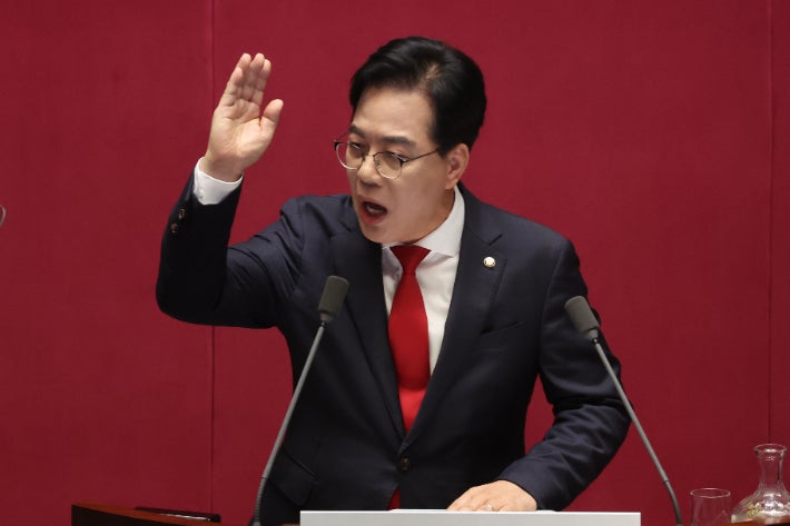 송언석 원내대표의 막말 논란, 김재원 최고위원의 옹호 발언으로 확산 송언석 원내대표의 막말 논란, 김재원 최고위원의 옹호 발언으로 확산