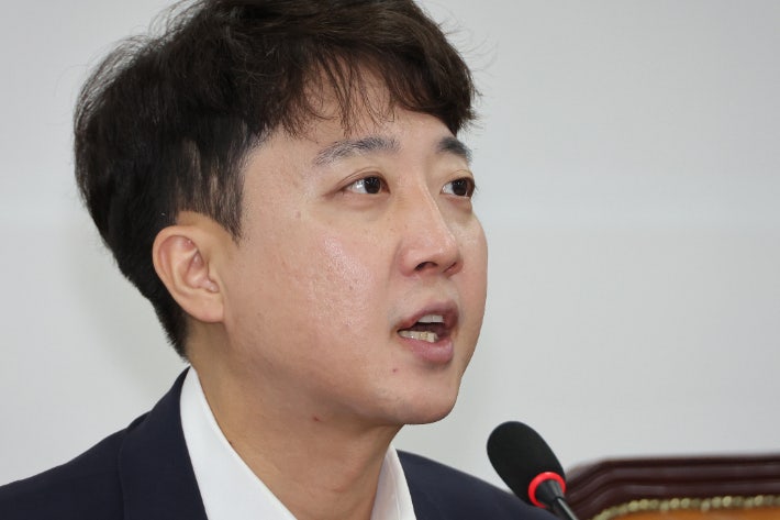 이준석, 여야 특검법 합의 파기에 “당정 갈등의 끝은 파국” 경고 이준석, 여야 특검법 합의 파기에 “당정 갈등의 끝은 파국” 경고