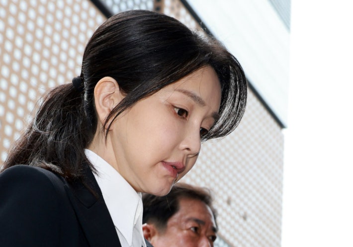 김건희 씨, 논문 표절로 중등 교원 자격증 최종 취소 통보 김건희 씨, 논문 표절로 중등 교원 자격증 최종 취소 통보