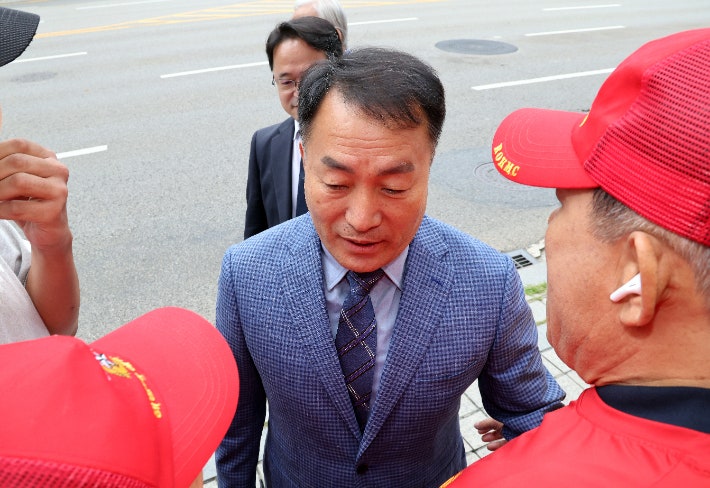 김계환 전 해병대사령관, 채상병 순직 사건 관련 특검 출석… “VIP 격노설” 재조명 김계환 전 해병대사령관, 채상병 순직 사건 관련 특검 출석… “VIP 격노설” 재조명