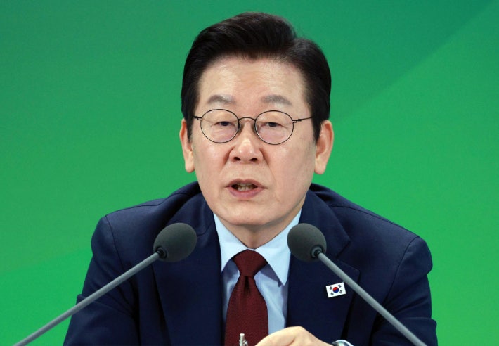 이재명 대통령, 강원도 최전방 부대 방문해 장병 건강과 안보 강조 이재명 대통령, 강원도 최전방 부대 방문해 장병 건강과 안보 강조