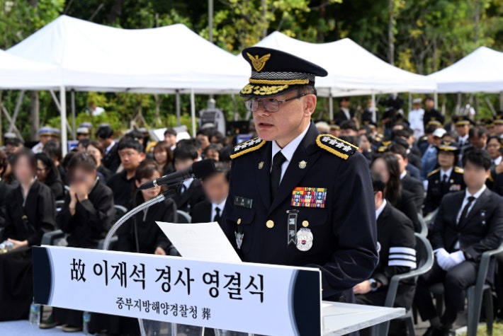 김용진 해경청장, 순직 사건 책임감 느껴 사의 표명 김용진 해경청장, 순직 사건 책임감 느껴 사의 표명