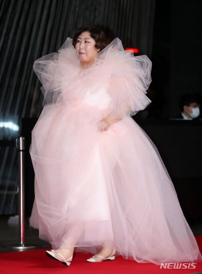 개그우먼 신기루, 비키니 화보 제안 받아 화제 개그우먼 신기루, 비키니 화보 제안 받아 화제