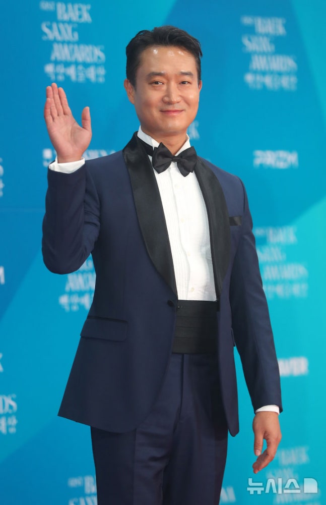 배우 조우진, 부친상 소식 전해져… 향년 81세로 별세 배우 조우진, 부친상 소식 전해져… 향년 81세로 별세