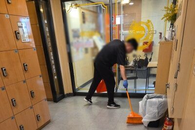 기장 스터디카페 청소 작업 현장 기장 스터디카페 청소 작업 현장